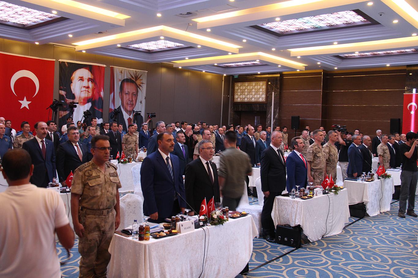 Bölge valileri Diyarbakır'da toplandı Bölge valileri Diyarbakır'da toplandı